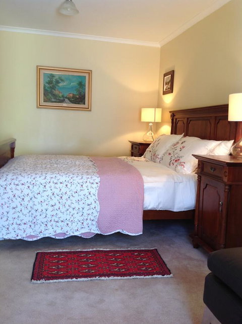 The Cook Cottage - Hotel Gold Coast 1