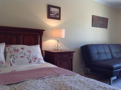The Cook Cottage - Hotel Gold Coast 5