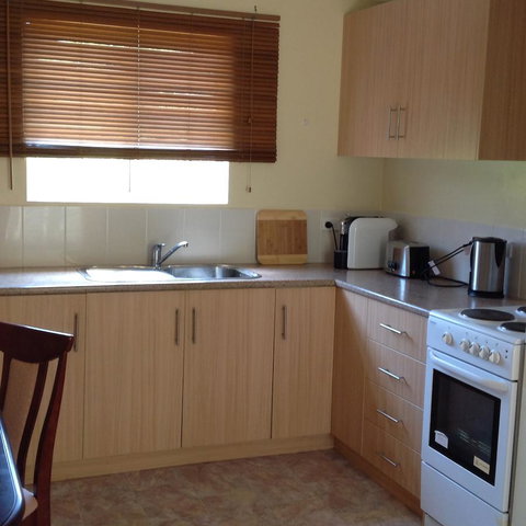 The Cook Cottage - Hotel Gold Coast 2