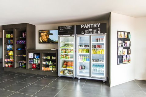 Abode Tuggeranong - Hotel Gold Coast 9
