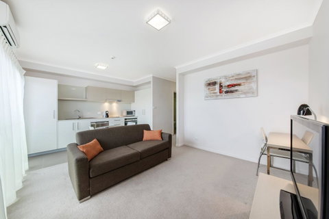 Abode Tuggeranong - Hotel Gold Coast 4