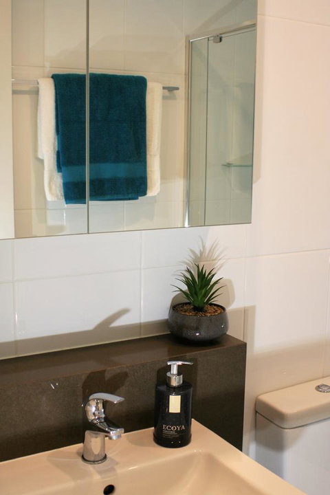Modern Executive Apt@Barton*1BR*WiFi*Gym*Secure Parking*Canberra - Hotel Gold Coast 13