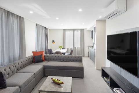 Deco Hotel Canberra - Hotel Gold Coast 9