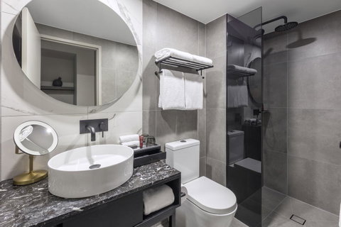 Deco Hotel Canberra - Hotel Gold Coast 6