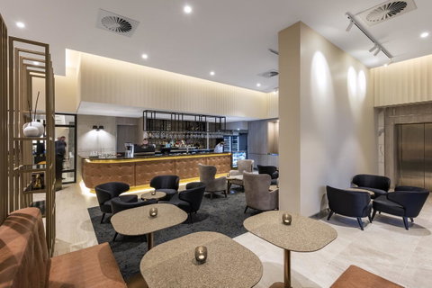 Deco Hotel Canberra - Hotel Gold Coast 3
