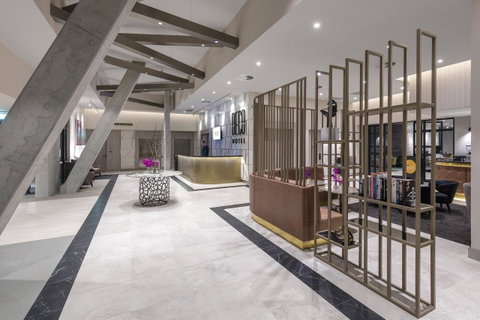 Deco Hotel Canberra - Hotel Gold Coast 4