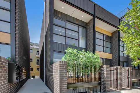 Accommodate Canberra - Parbery - Hotel Gold Coast 8