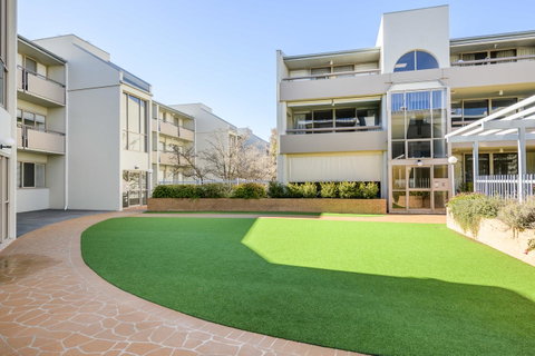 Accommodate Canberra - The Summit - Hotel Gold Coast 4
