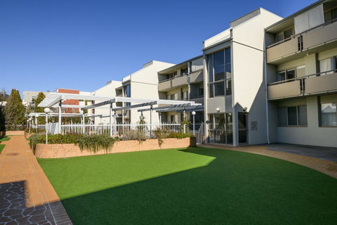 Accommodate Canberra - The Summit - Hotel Gold Coast 3