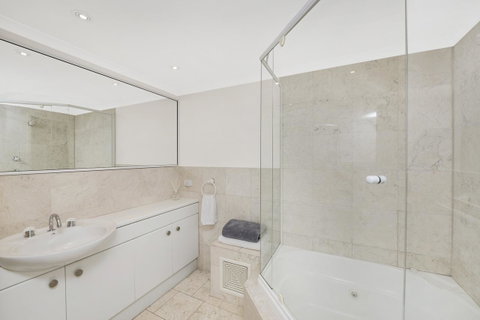 Accommodate Canberra - The Summit - Hotel Gold Coast 12