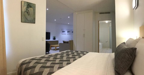 Wallaroo Marina Waterfront Luxe Apartment - Hotel Gold Coast 12