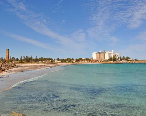 Wallaroo Marina Waterfront Luxe Apartment - Hotel Gold Coast 3
