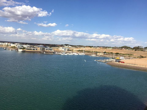 Wallaroo Marina Waterfront Luxe Apartment - Hotel Gold Coast 21
