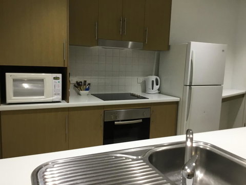 Wallaroo Marina Waterfront Luxe Apartment - Hotel Gold Coast 10