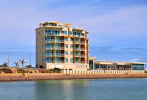 Wallaroo Marina Waterfront Luxe Apartment - Hotel Gold Coast 24
