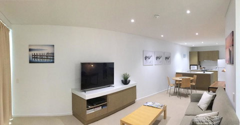 Wallaroo Marina Waterfront Luxe Apartment - Hotel Gold Coast 7
