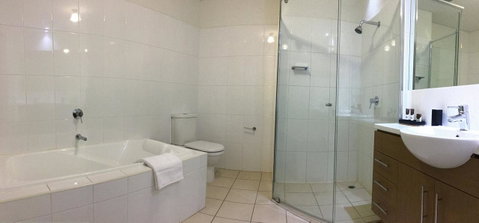 Wallaroo Marina Waterfront Luxe Apartment - Hotel Gold Coast 17