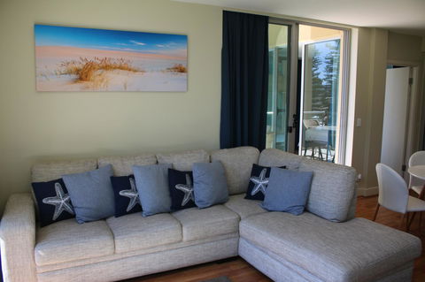 Beachside Luxury Apartments One & Two Bedroom In Beachfront Oaks Pier Building - Hotel Gold Coast 11