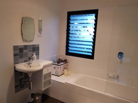 Sinclair Eco House - Hotel Gold Coast 25
