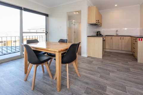 Bay 10 - Suites And Apartments - Hotel Gold Coast 10