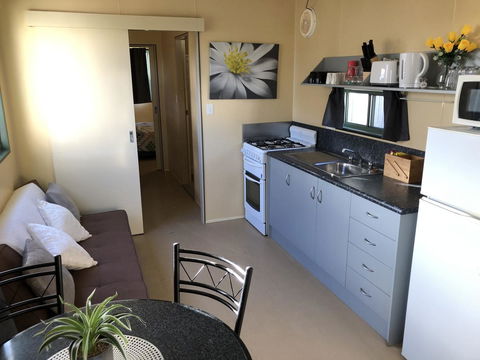 Rocks Retreat Cabin - Dolphin - Hotel Gold Coast 6