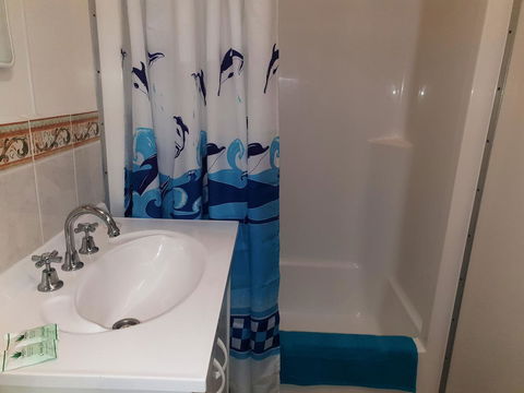 Rocks Retreat Cabin - Dolphin - Hotel Gold Coast 9