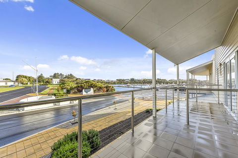Aloha Waterfront Properties - Hotel Gold Coast 23