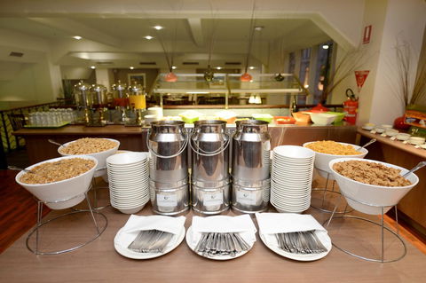 Ibis Styles Adelaide Grosvenor - Hotel Gold Coast 9