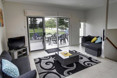Tasman Beachside Apartment - Hotel Gold Coast 4