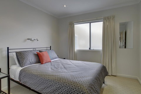 Tasman Beachside Apartment - Hotel Gold Coast 8