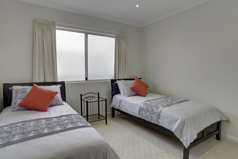 Tasman Beachside Apartment - Hotel Gold Coast 9