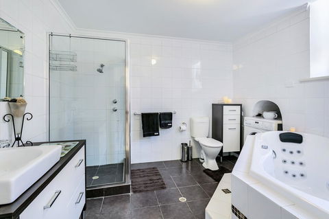 \'THE CHURCH\' Guest Home, Gawler Barossa Region - Hotel Gold Coast 5