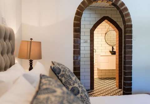 The Manor Basket Range - Hotel Gold Coast 3