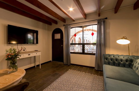 The Manor Basket Range - Hotel Gold Coast 7