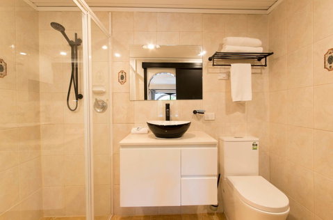 The Manor Basket Range - Hotel Gold Coast 6