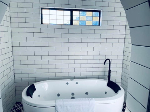 The Manor Basket Range - Hotel Gold Coast 11