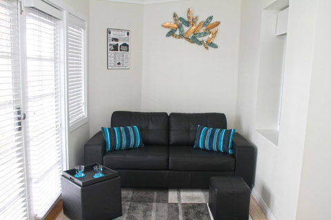 Smugglers Inn Studio Apartments - Hotel Gold Coast 3