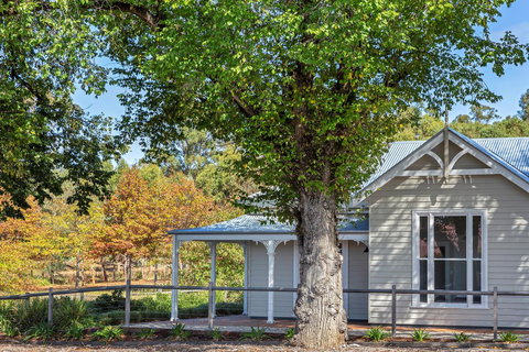 Grandview Accommodation - The Elm Tree Apartments - Hotel Gold Coast 1