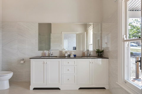 Grandview Accommodation - The Elm Tree Apartments - Hotel Gold Coast 6