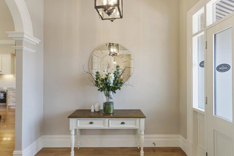 Grandview Accommodation - The Elm Tree Apartments - Hotel Gold Coast 23