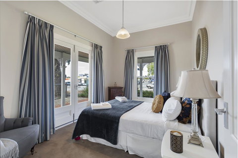 Grandview Accommodation - The Elm Tree Apartments - Hotel Gold Coast 10