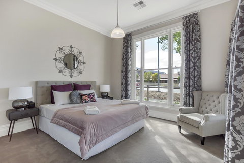 Grandview Accommodation - The Elm Tree Apartments - Hotel Gold Coast 9