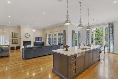 Grandview Accommodation - The Elm Tree Apartments - Hotel Gold Coast 17