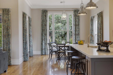 Grandview Accommodation - The Elm Tree Apartments - Hotel Gold Coast 3