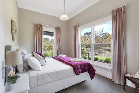 Grandview Accommodation - The Elm Tree Apartments - Hotel Gold Coast 12