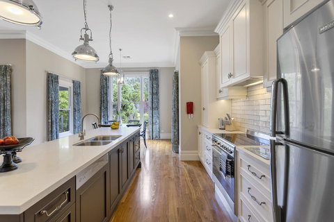 Grandview Accommodation - The Elm Tree Apartments - Hotel Gold Coast 14