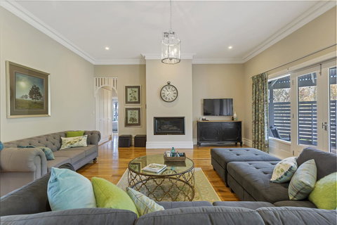 Grandview Accommodation - The Elm Tree Apartments - Hotel Gold Coast 16