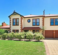 Wine and Roses Bed and Breakfast - Hotel Gold Coast