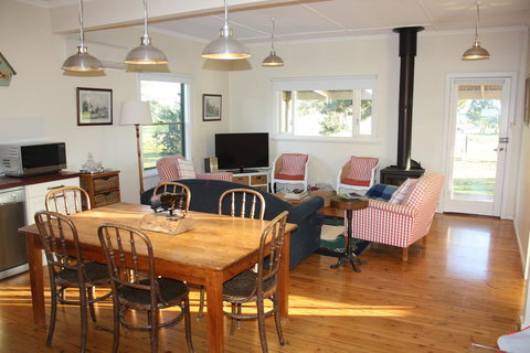 Rabbiters Hut - Hotel Gold Coast 6