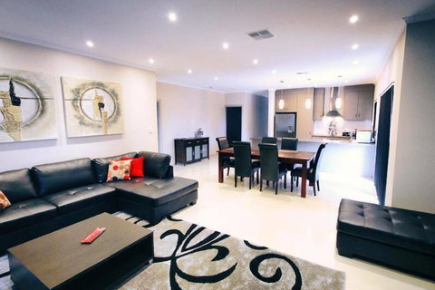 Casavino Luxury Villa - Hotel Gold Coast 3